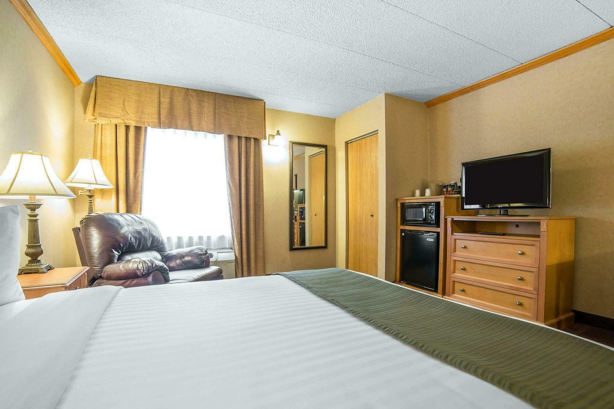 Quality Inn & Suites Casper Near Event Center エクステリア 写真